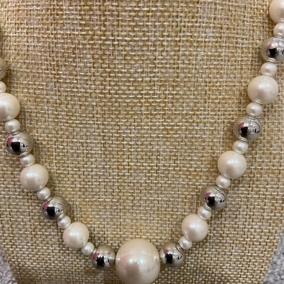 Ann Taylor Pearlized Metal Bead Statement Necklace - Picture 4 of 5